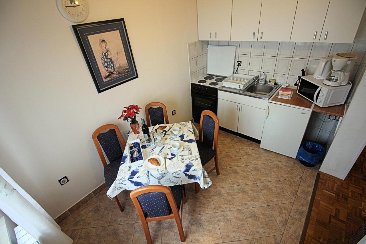 Guesthouse Marija Нови Винодолски Екстериор снимка